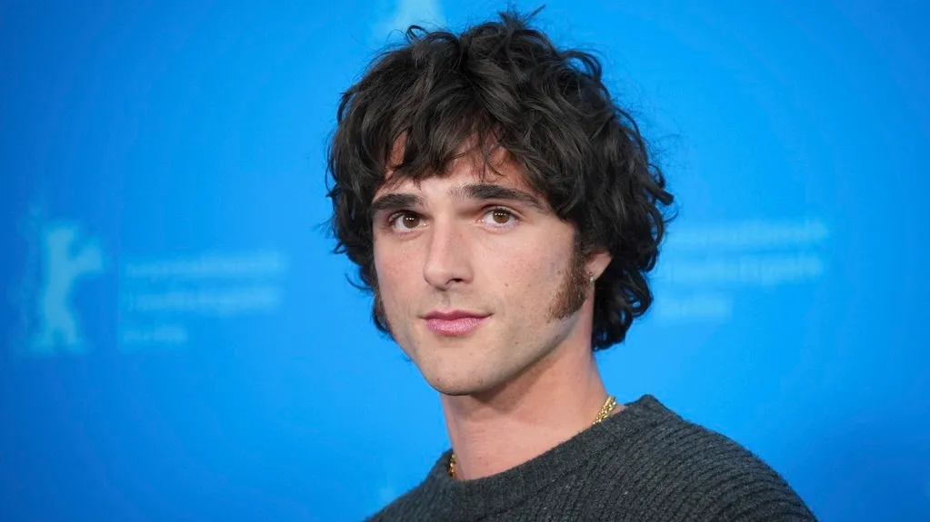 Jacob Elordi Talks Weight Loss and On-Screen Romance for 'The Narrow Road to the Deep North'